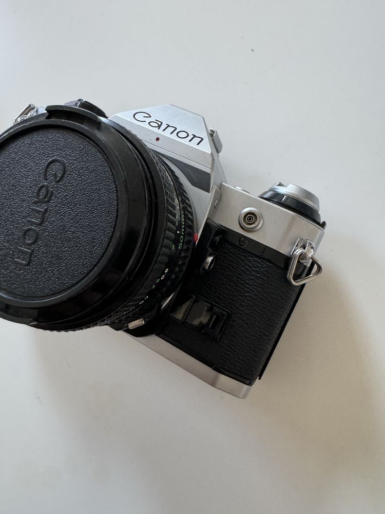 Canon AE-1 Program - aparat analogowy