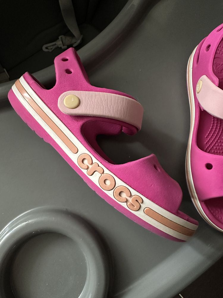 Босоніжки Crocs j2