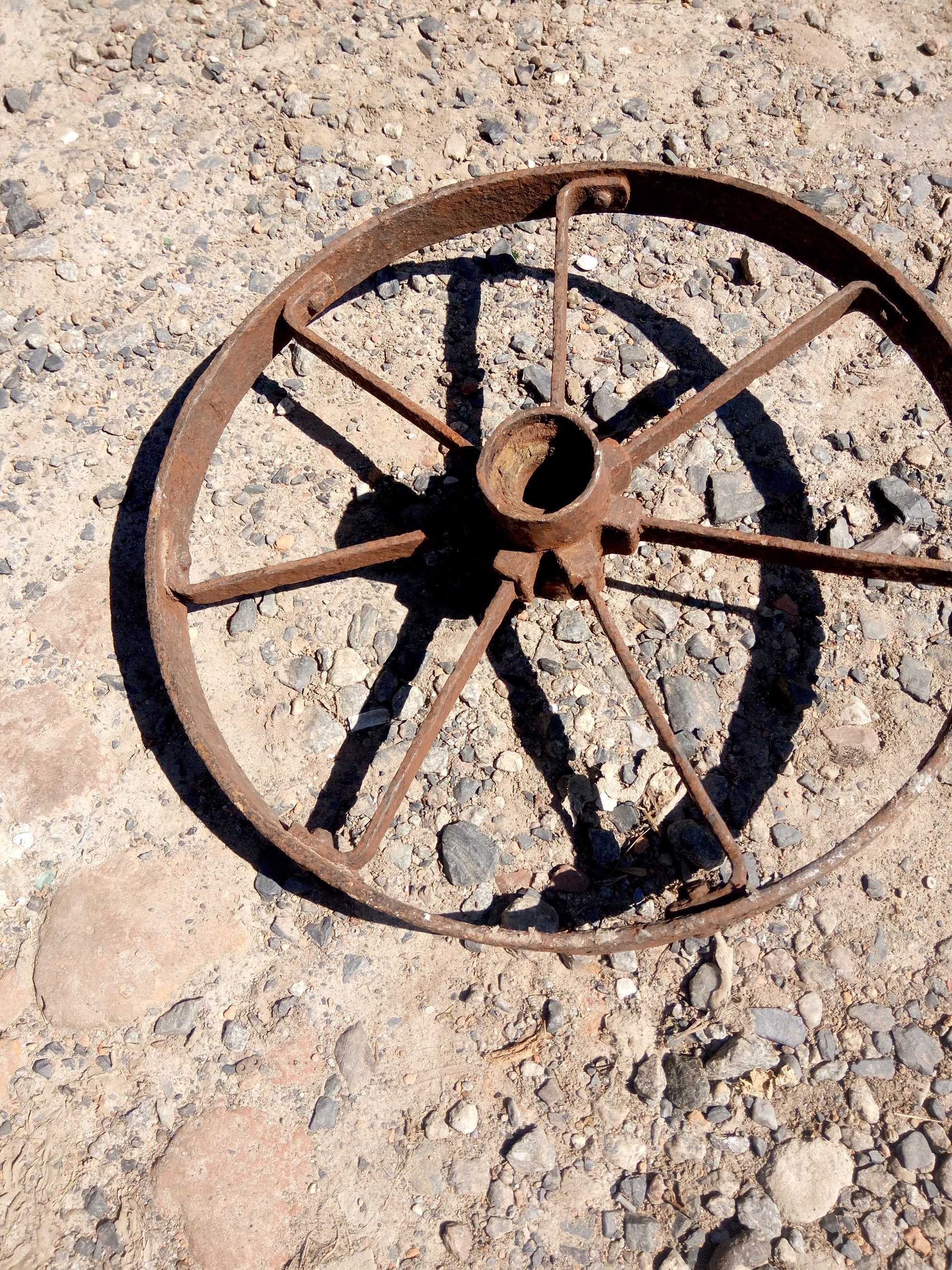 колесо металеве на тачку