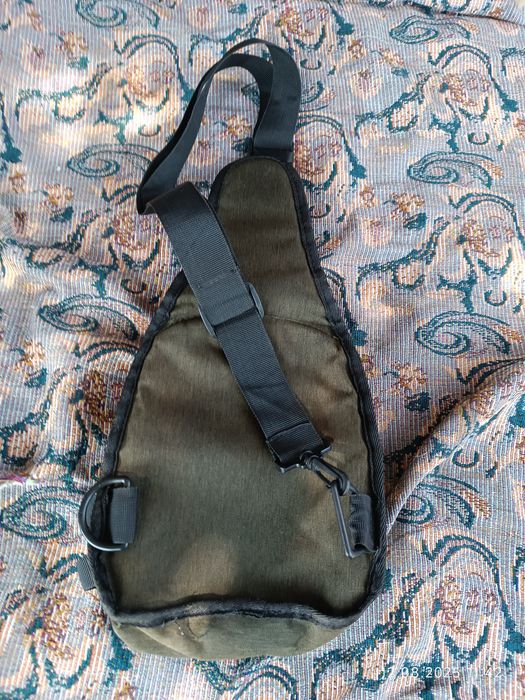 Сумка наплечная мужская в хорошем состоянии