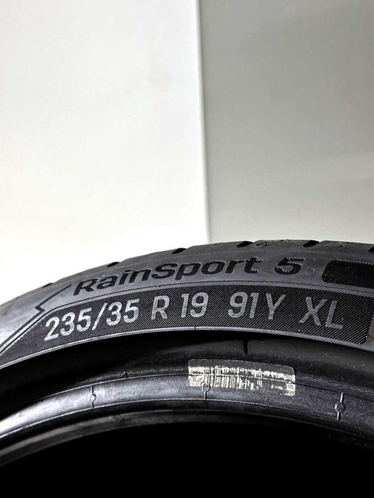 Pneus Uniroyal Rainsport 5 - 235/35/19 - Como NOVOS