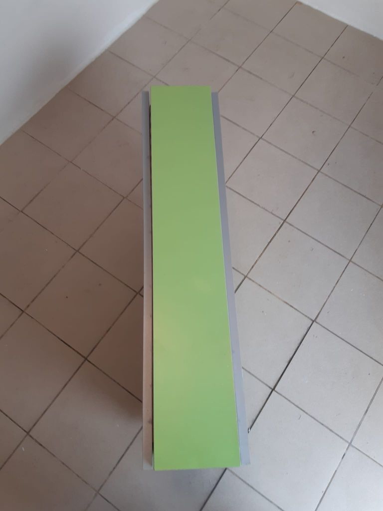 Mesa de abrir verde e cinza