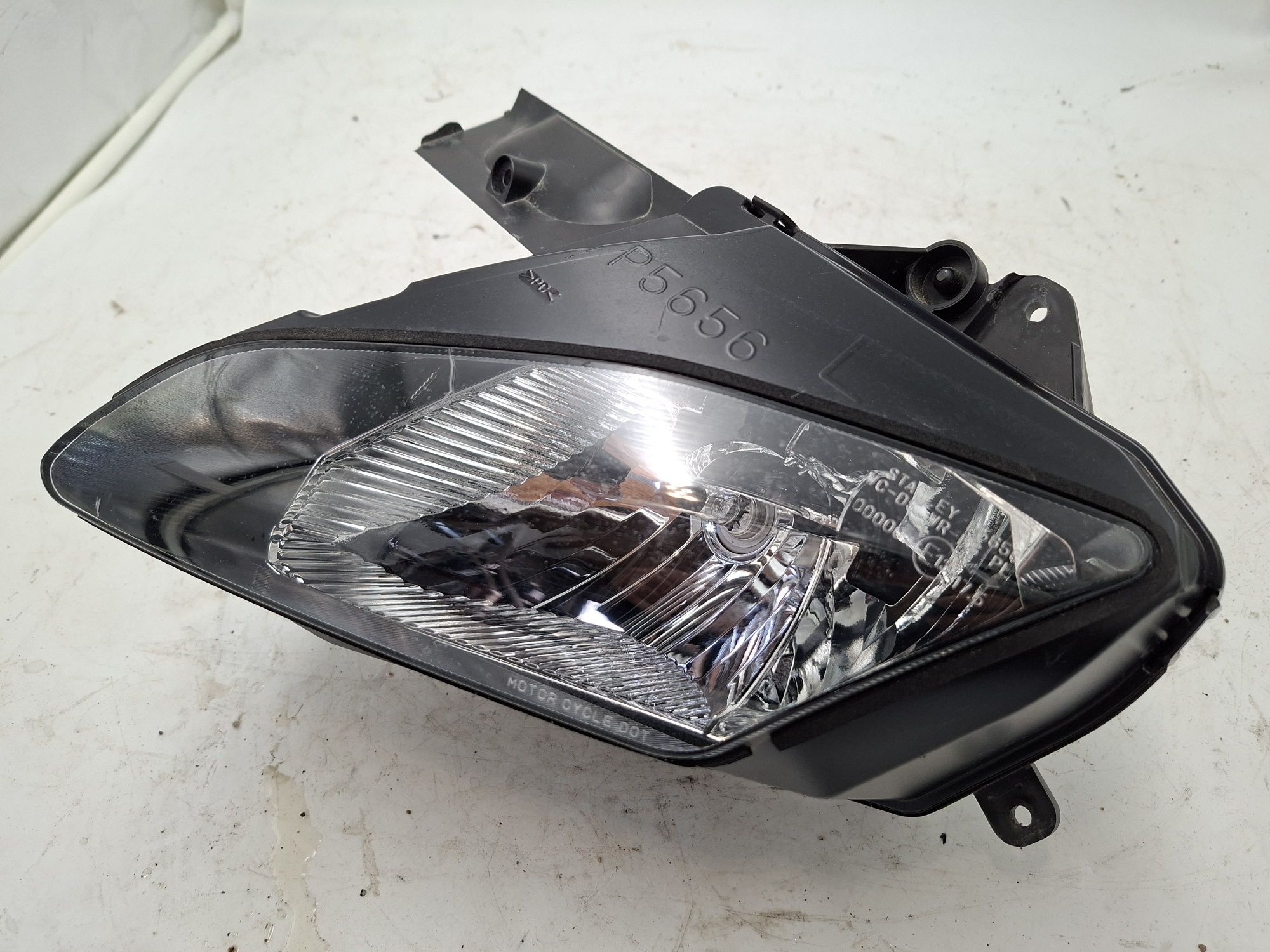 Yamaha r6 rj11 lampa lewa przednia
