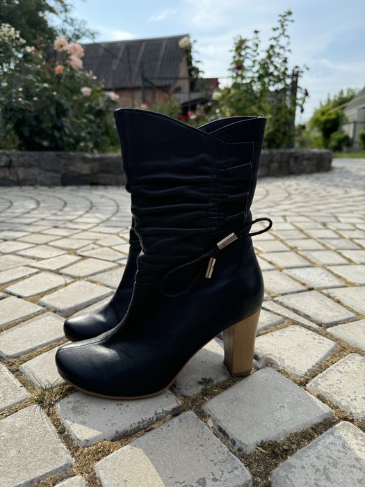 Черевики на підборах