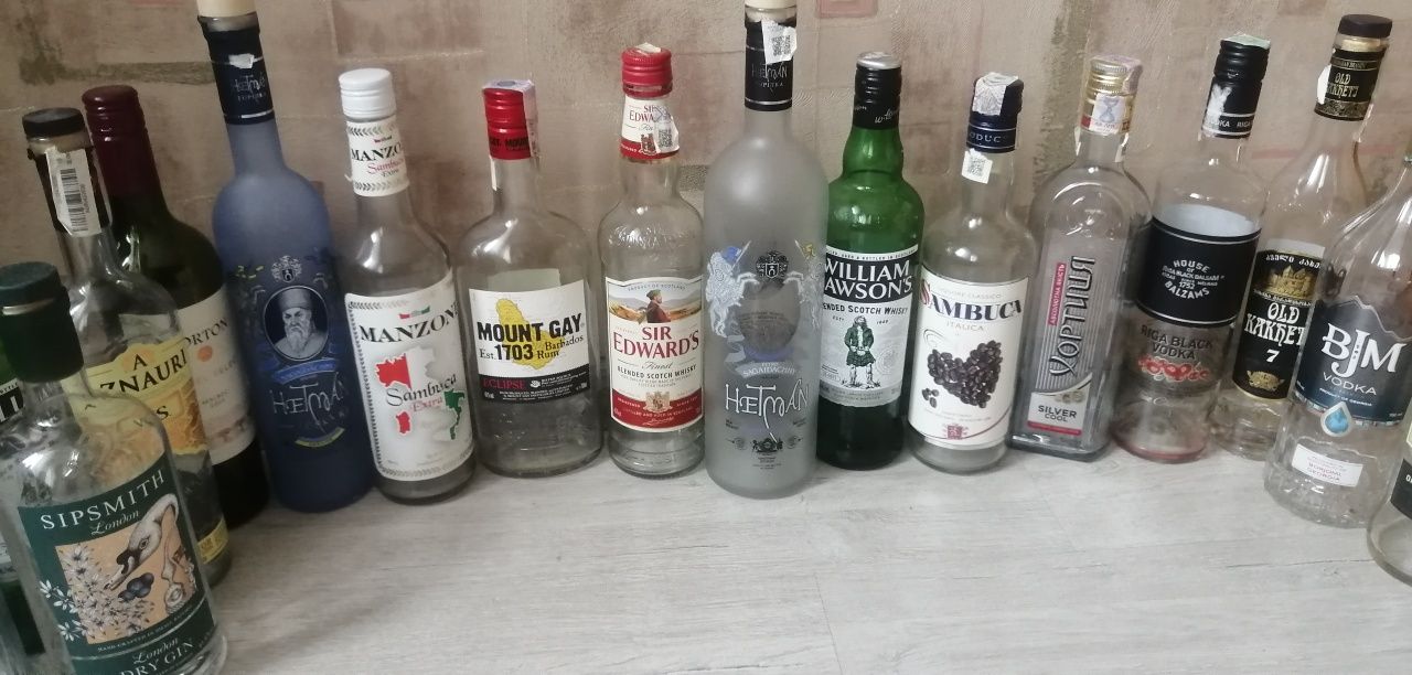 Красивые бутылки 0.7л. Новые