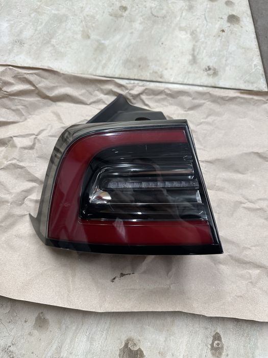 Фара задня ліва ліхтар стоп габарит тесла 3 tesla model 3 1502086-00-D