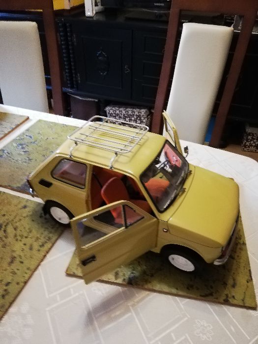 Fiat 126p maluch z przyczepa deagostini skala 1:8+ Bonus rodzinka, psy