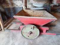 Triturador de uvas antigo | Grape crusher