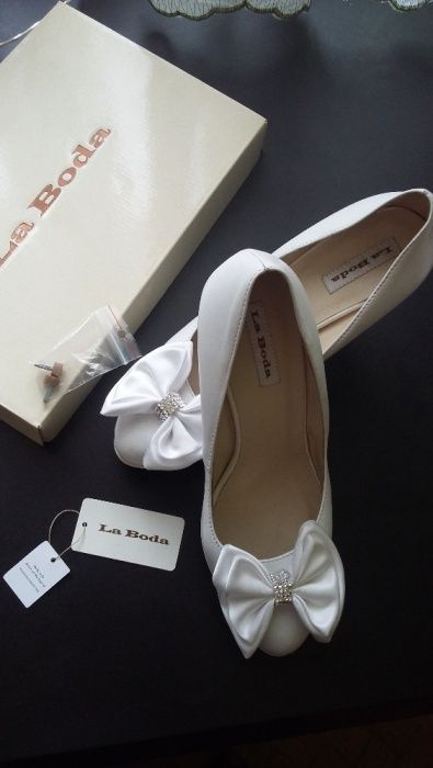 Ślubne buty firmy La Boda skóra naturalna rozmiar 39 Idealnie miękkie