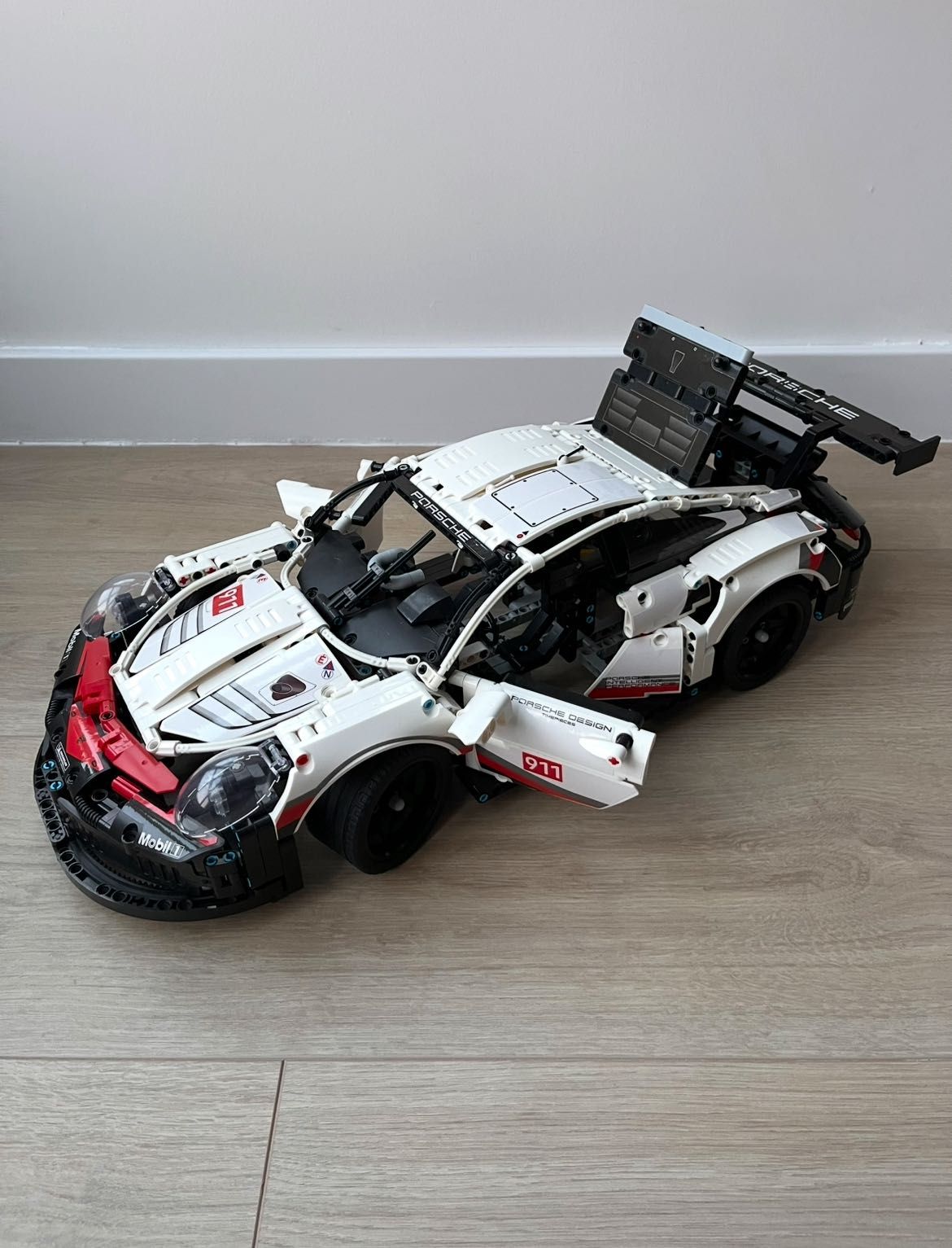 Новий Конструктор LEGO Technic Porsche 911 RSR 1580 деталей (42096)
