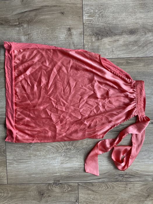 Bluzka Orsay z wiązaniem na szyi