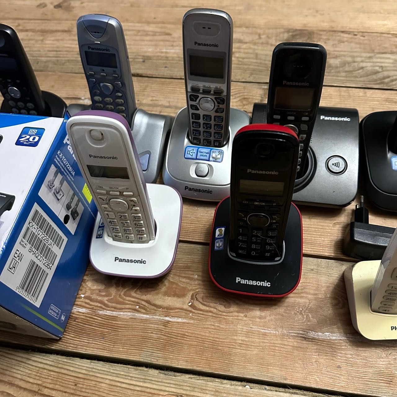 DECT телефони Panasonic KX-TG7228UA + 9 інших