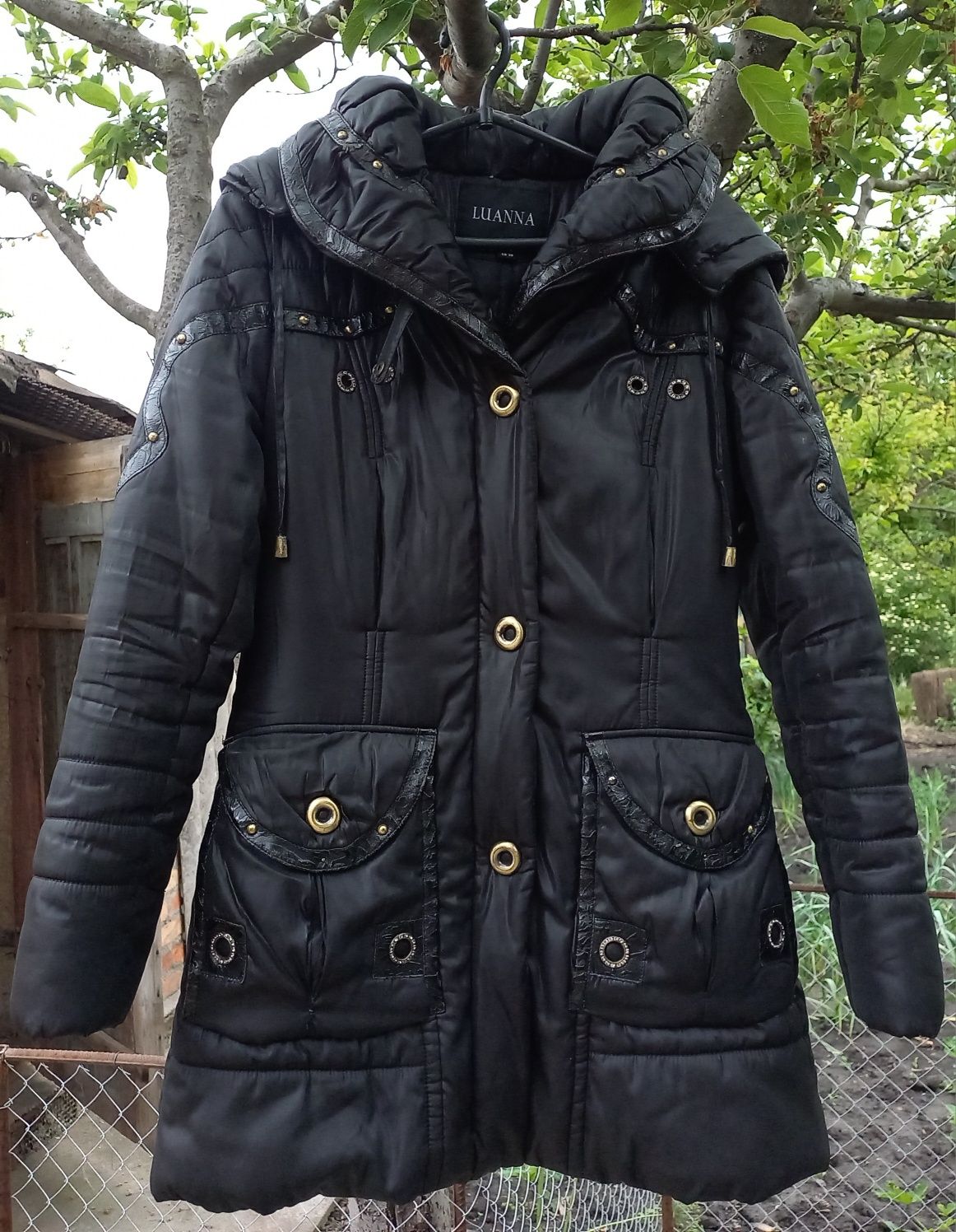 Зимове пальто з наповнювачем холлофайбер