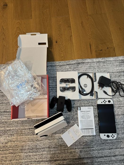 Białe nintendo switch oled