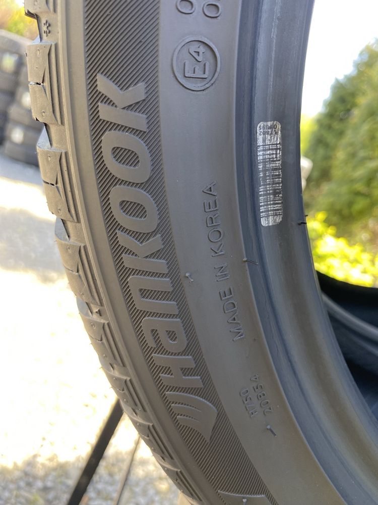 215/45/18 Sprzedam pare opon Hankook