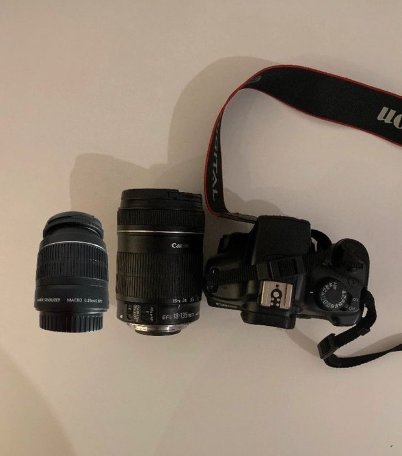 Canon 1100D: com pouso uso (motivo de venda), em ótimo estado.