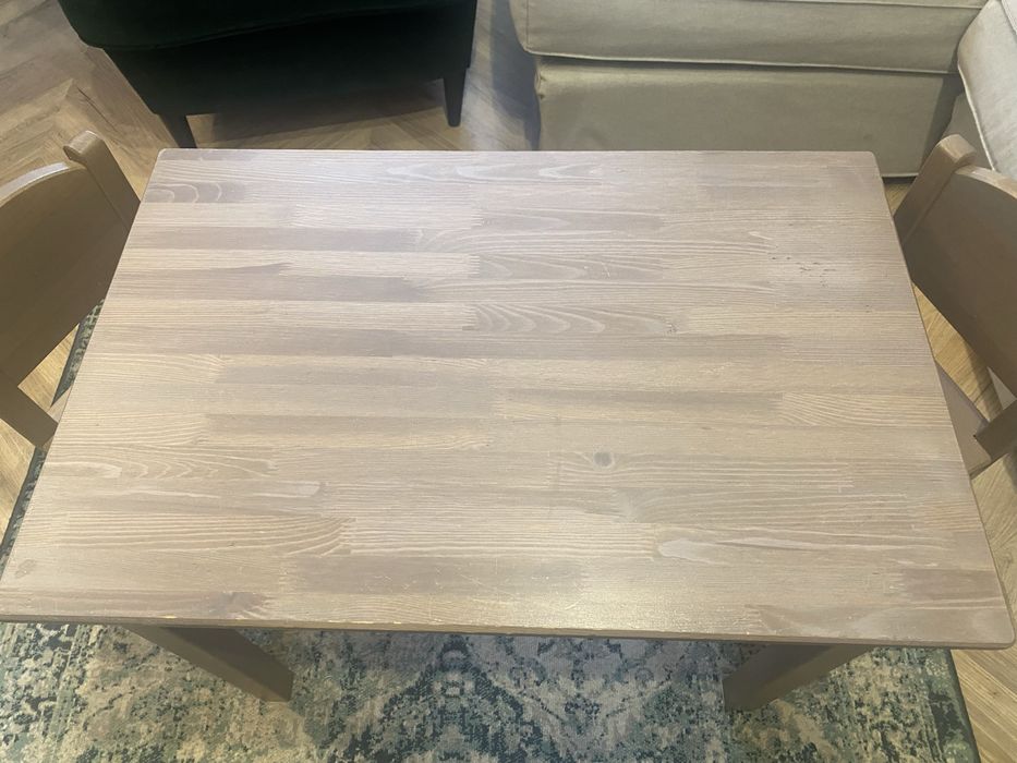 Drewniany stolik i krzesełka Ikea