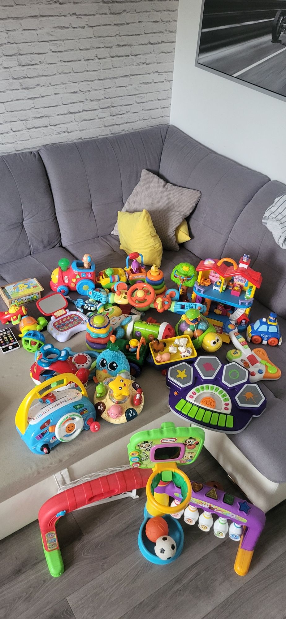 Zabawki Fisher price,  dumel , , kręgle grzechotki I inne