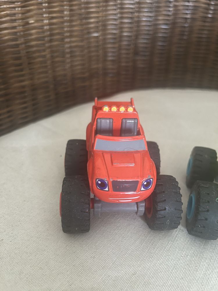 Carrinhos Monster Machine 3 unidades