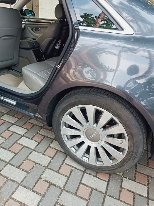 Audi A8 2003 рік 4.2 TDI Quattro
