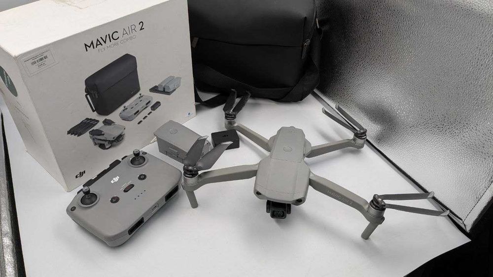Квадрокоптер дрон DJI Mavic Air 2 Fly More Combo