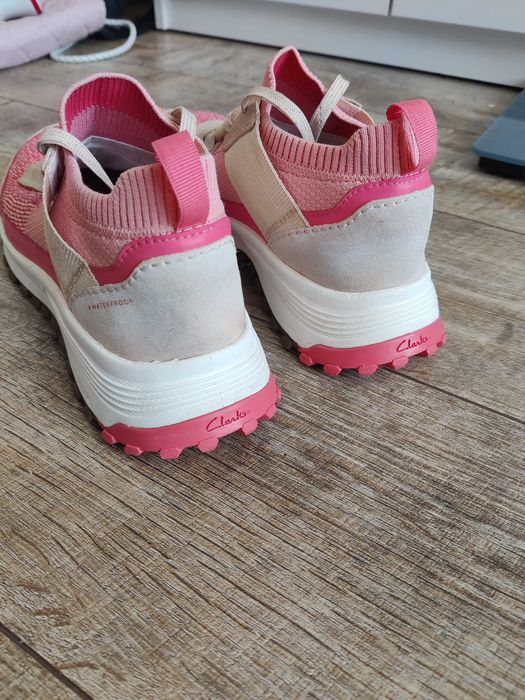 Кросівки жіночі Clarks р.39