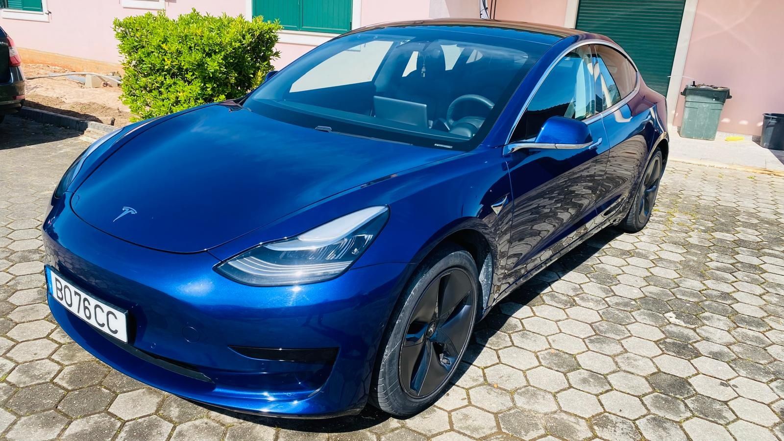 Tesla model 3 standard range plus