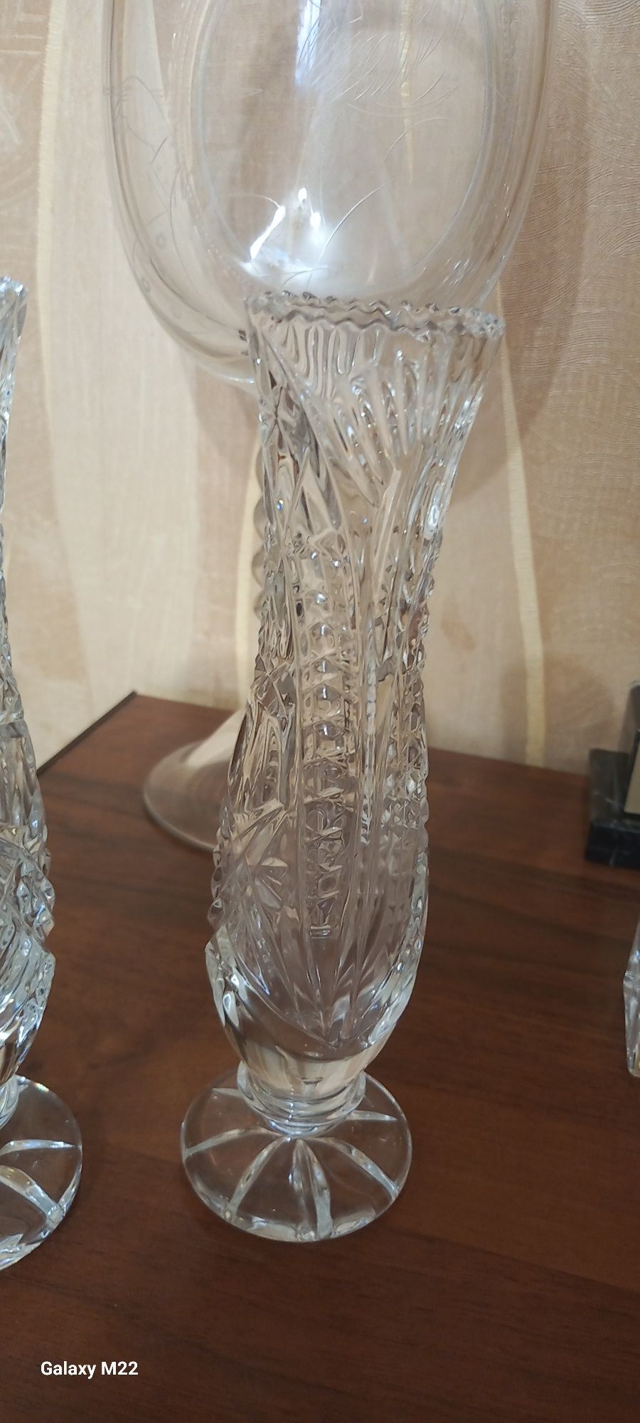Продам дві хрустальні вази