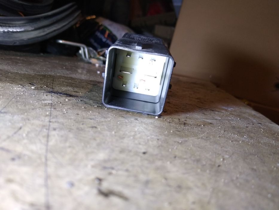 Przekaźnik świec żarowych ford focus MK2 C-Max oryginał