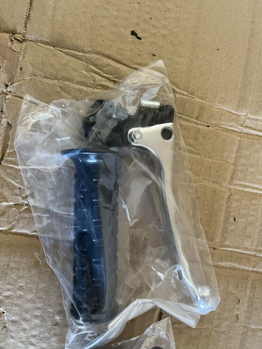 Manetes motorizada tipo v5