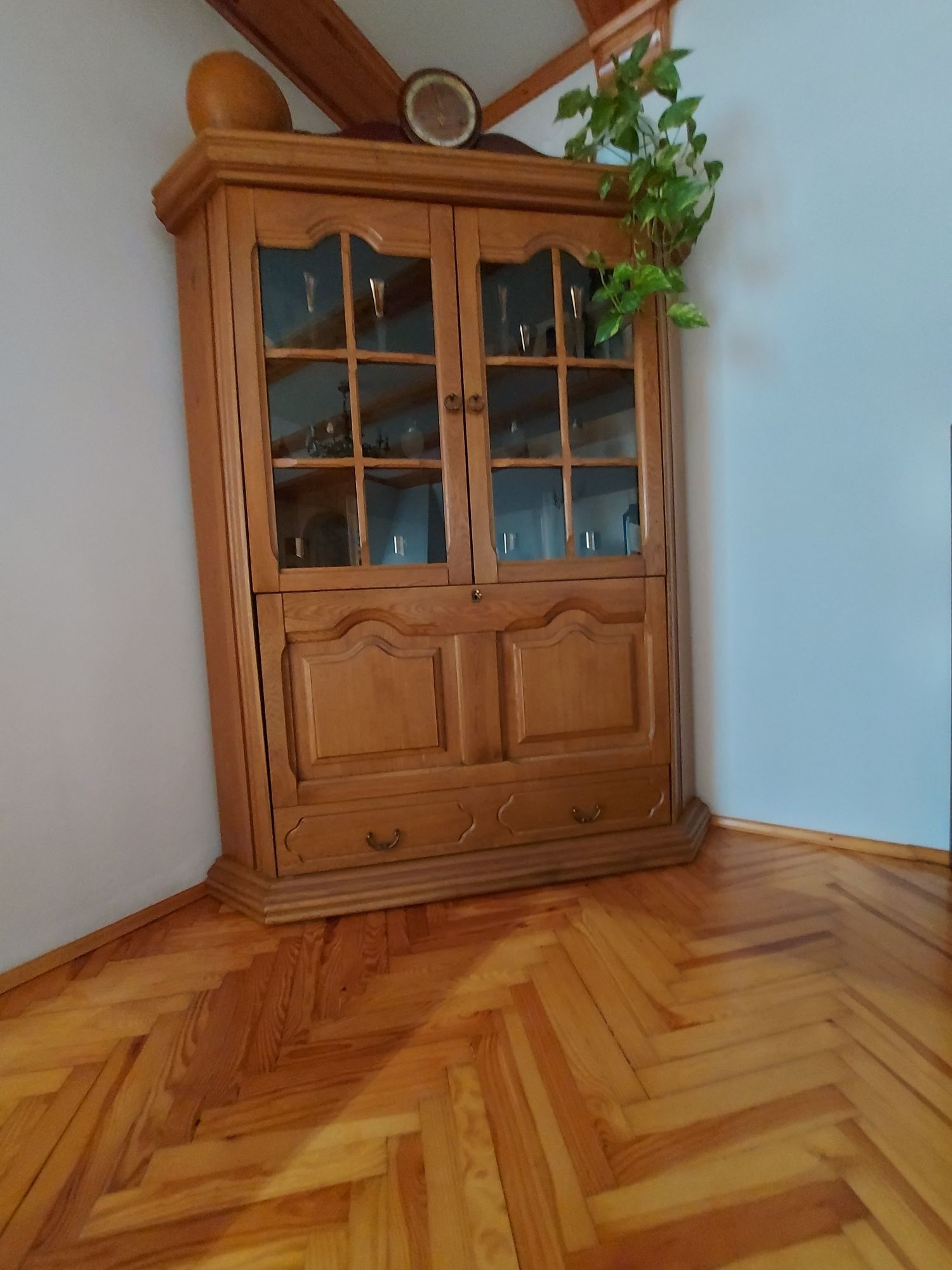 Kredens drewniany dębowy