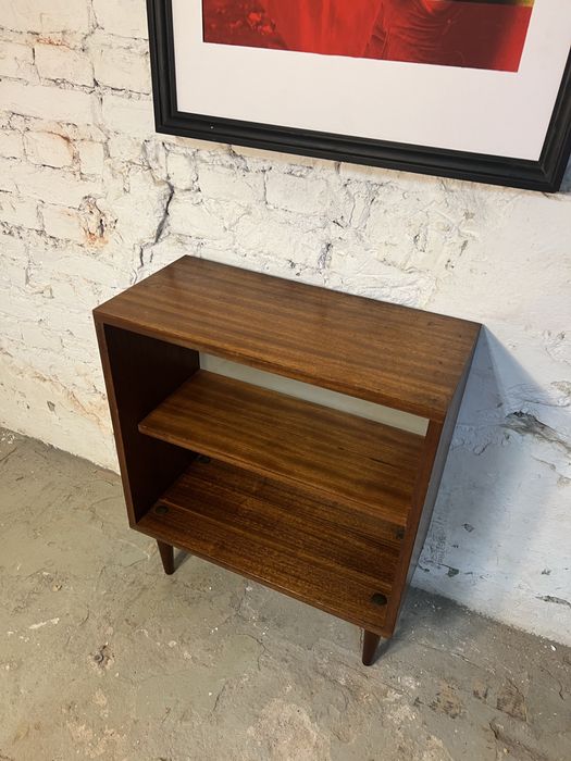 Piekna mała biblioteczka vintage retro prl