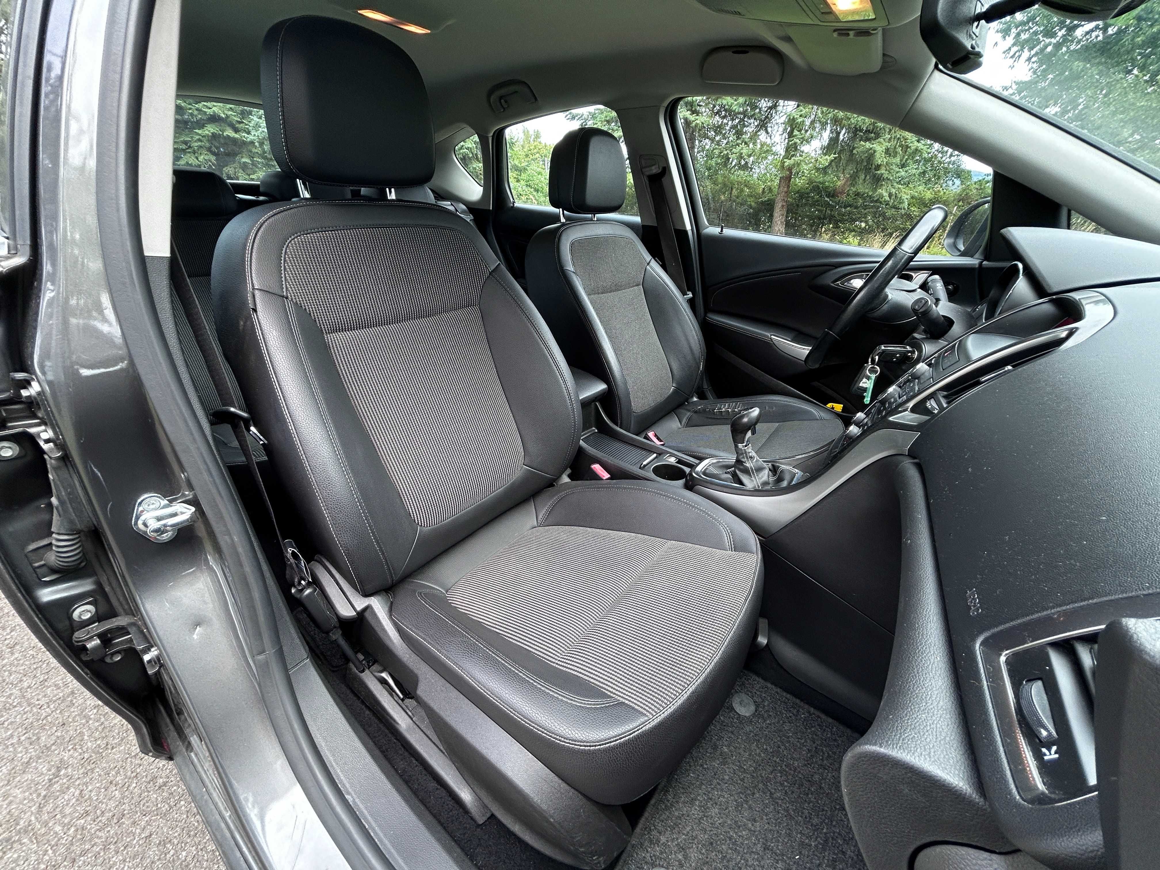Opel Astra J*Cosmo*Climatronic*Tempomat*Benzyna*Hak*
