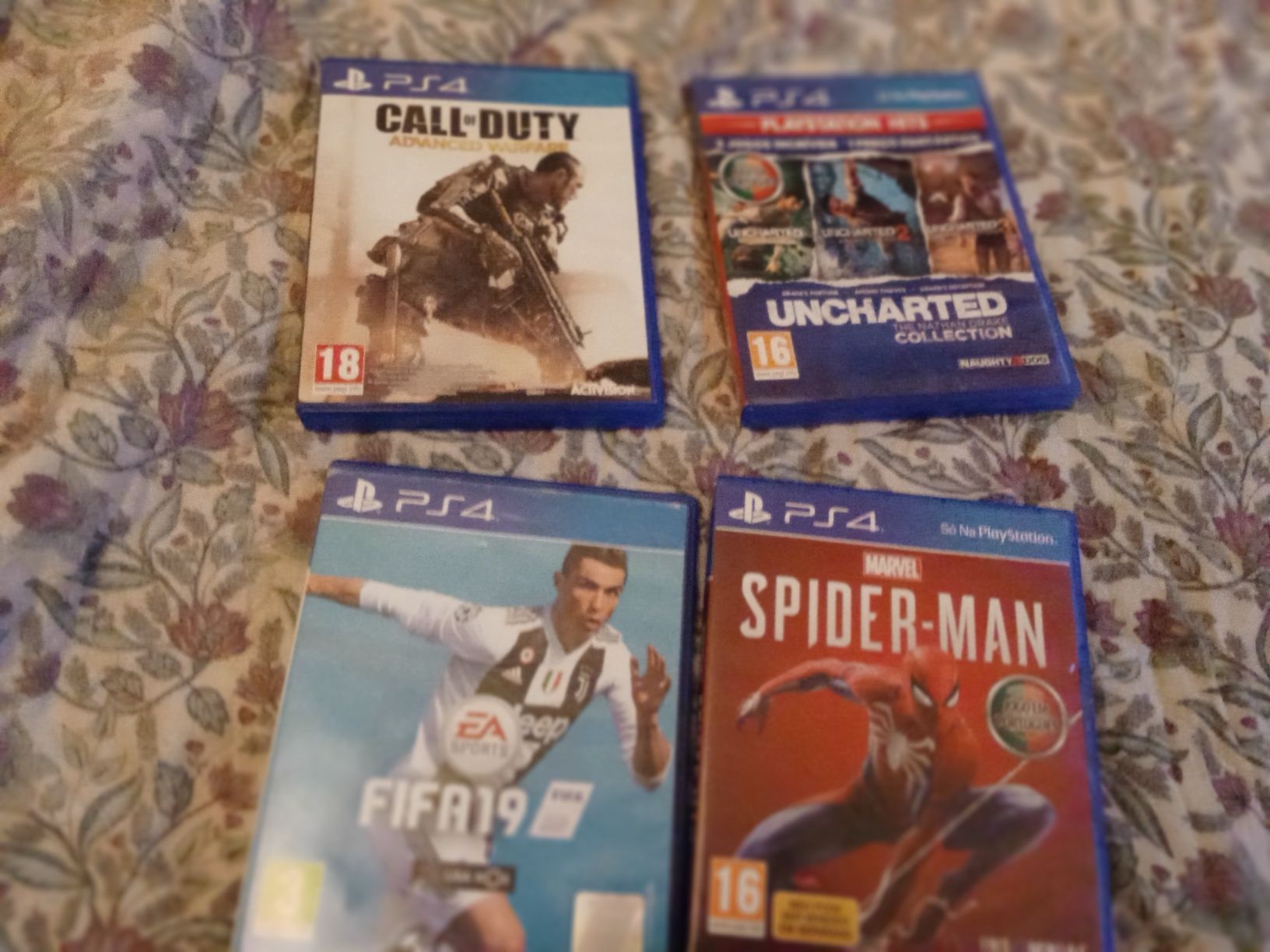Ps4 slim 1tb + comando e jogod