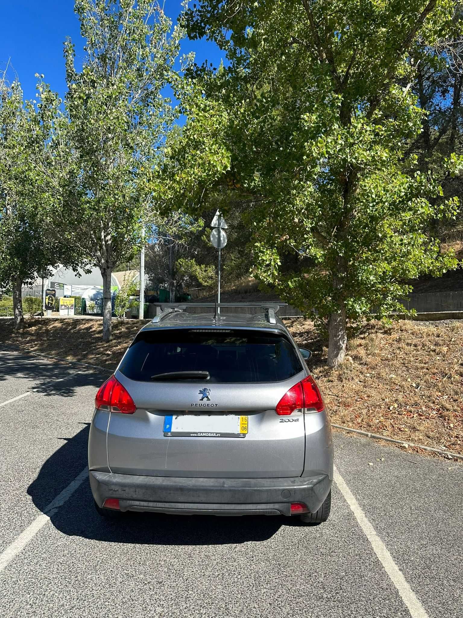 Vende-se Peugeot 2008 1.4 HDI 2015, em excelente estado
