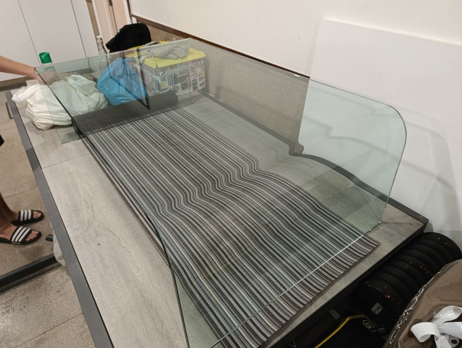 Mesa de vidro de sala de estar