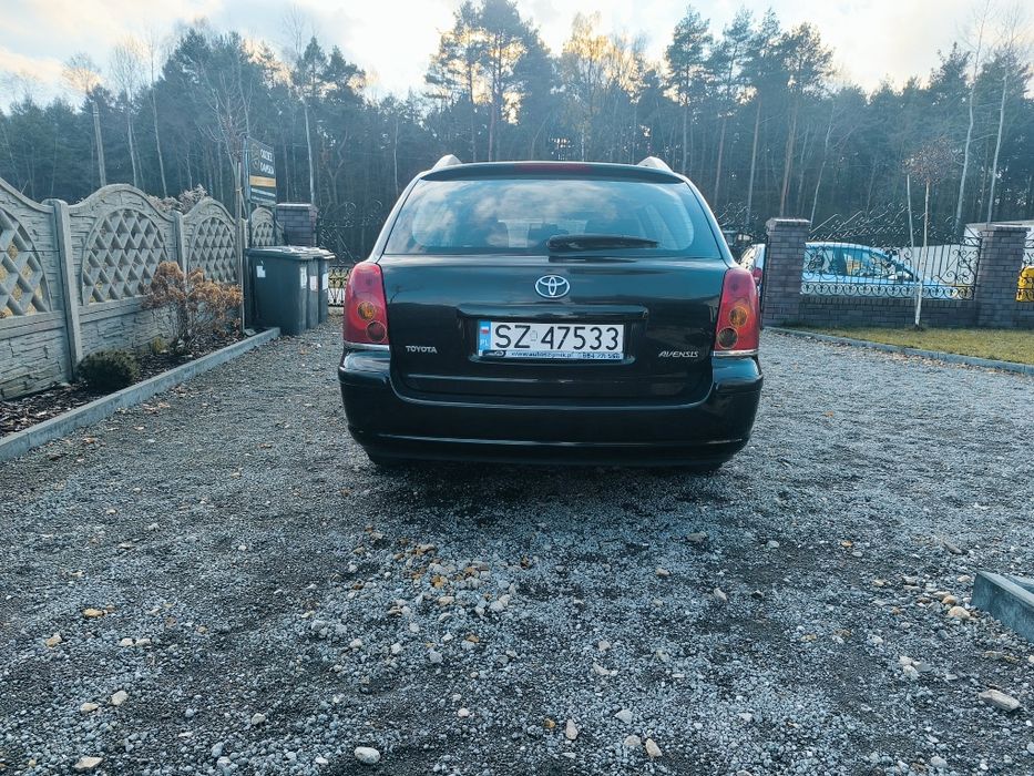 Toyota Avensis 2005 rok 1.8 benzyna Polski salon