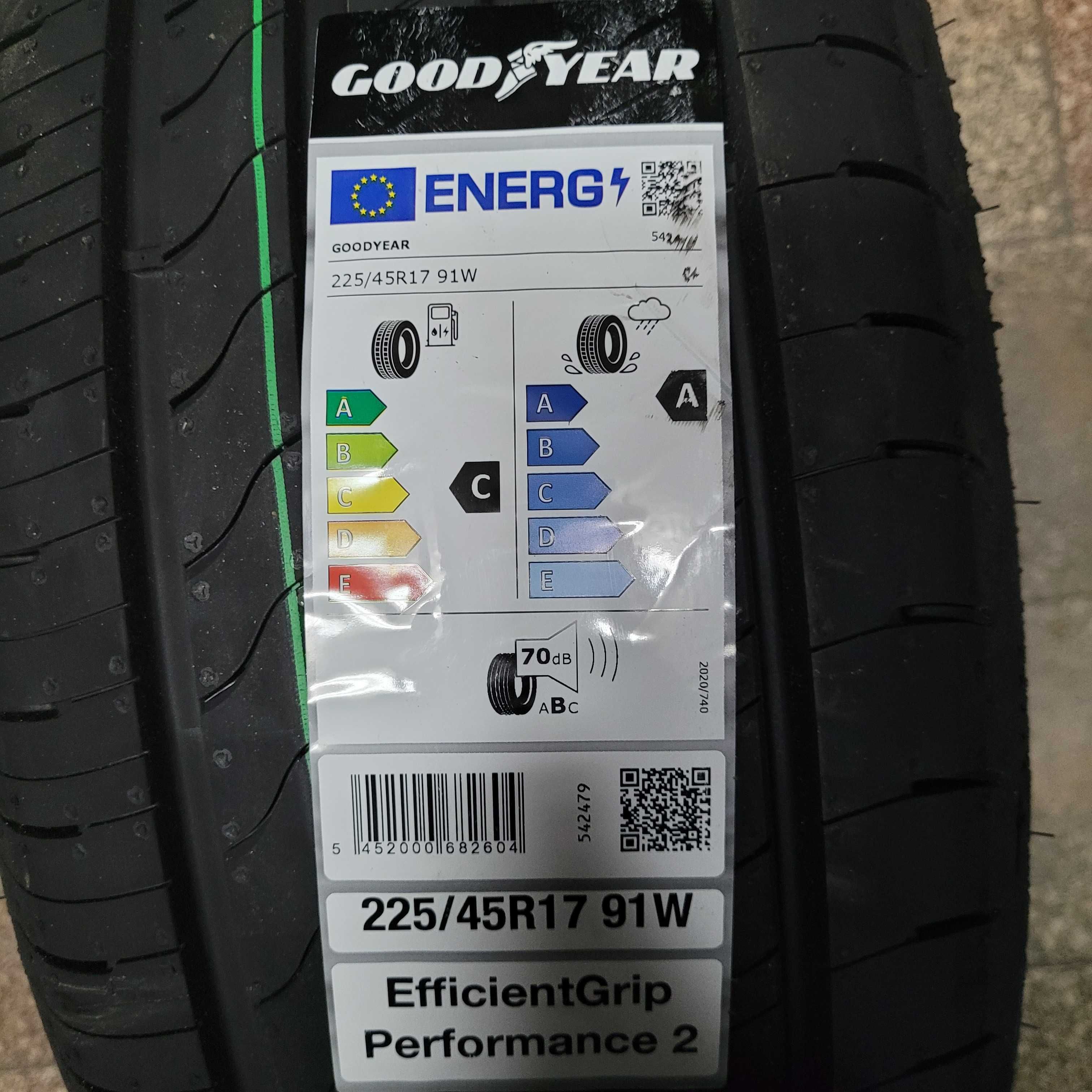 Goodyear Efficientgrip Performance 2  225/45R17 91W