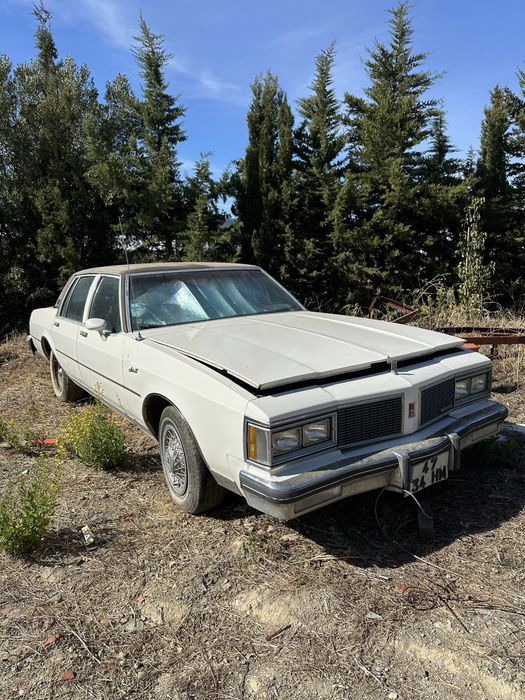 Oldsmobile Delta 88 Royale Brougham