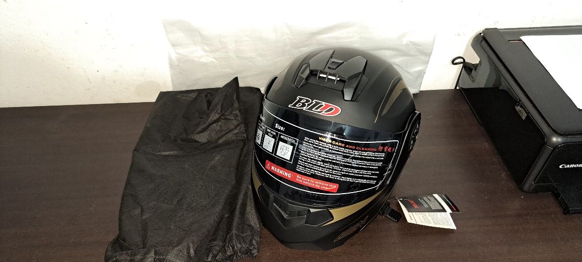 Capacete modular Preto e Dourado NOVO