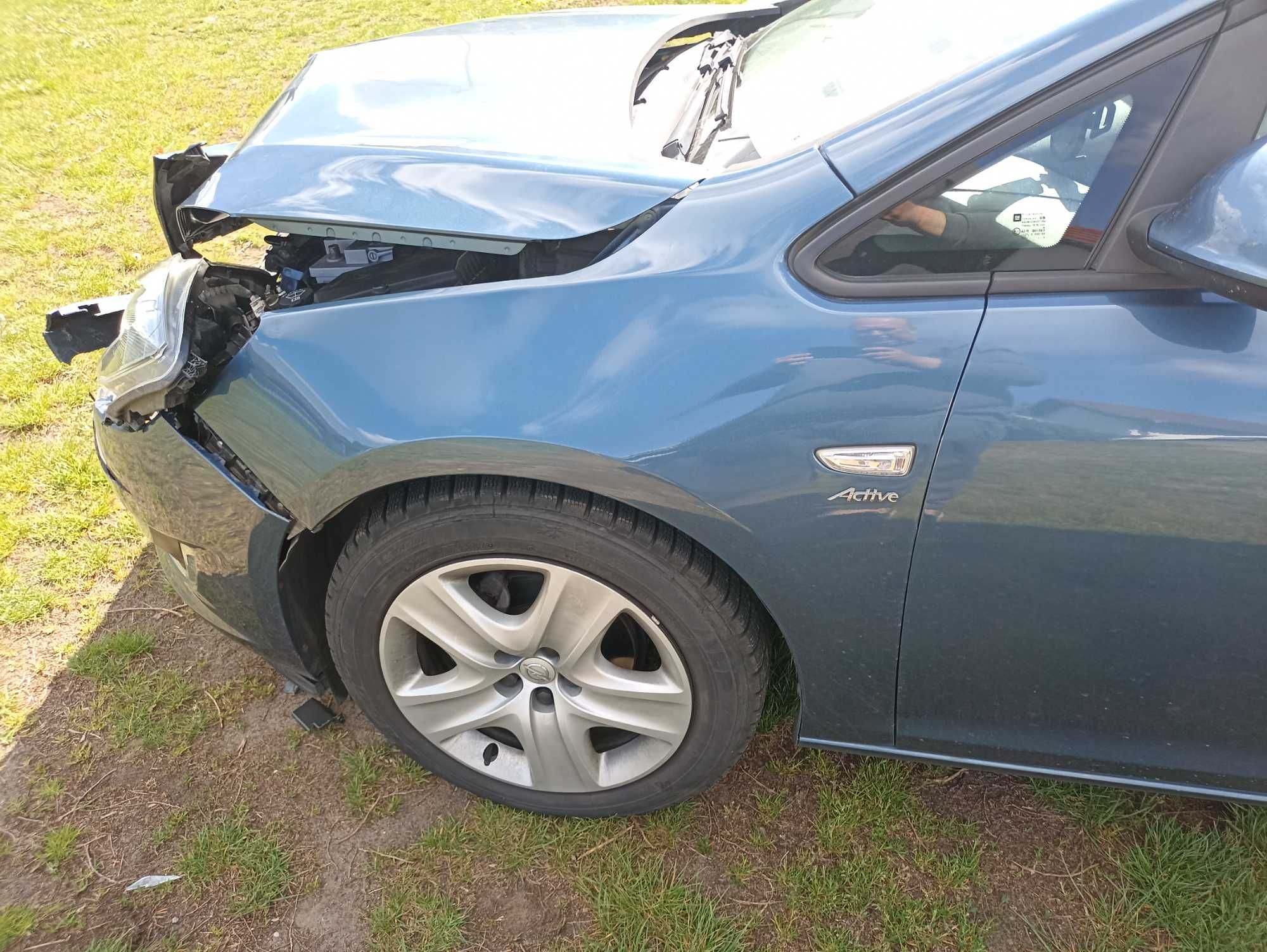 Opel Astra J 1,4 turbo uszkodzona 2013 rok