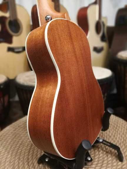 SEGOVIA SE-10C ukulele koncertowe SE10c/NT