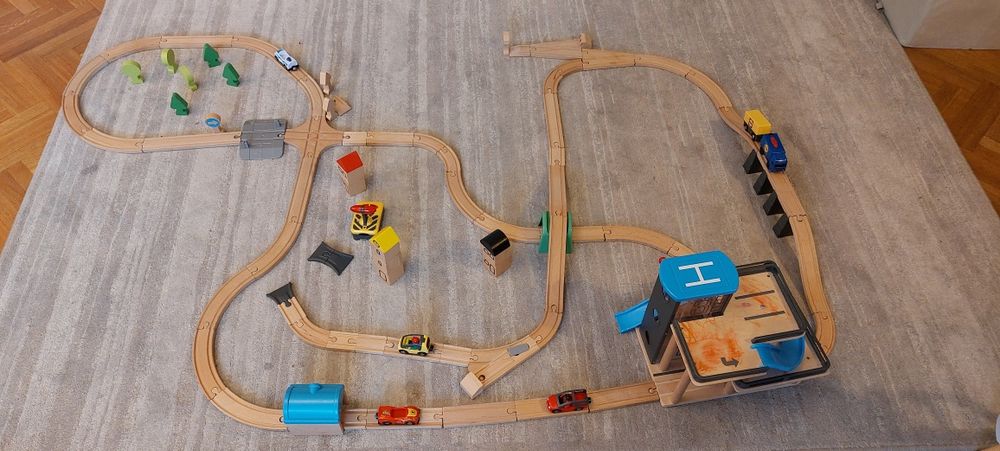 Kolejka drewniana ikea lidl zestaw XXL  elementów wraz z parkingiem