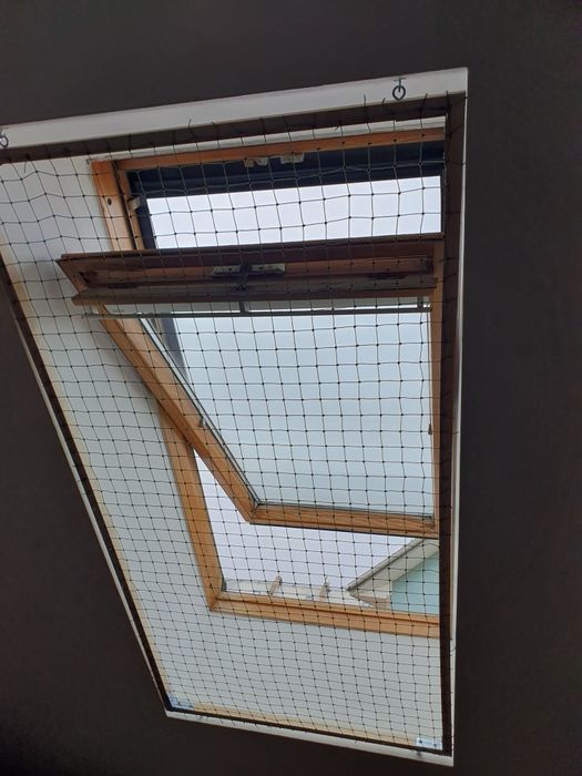 Siatka dla kota , na balkon. Montaż