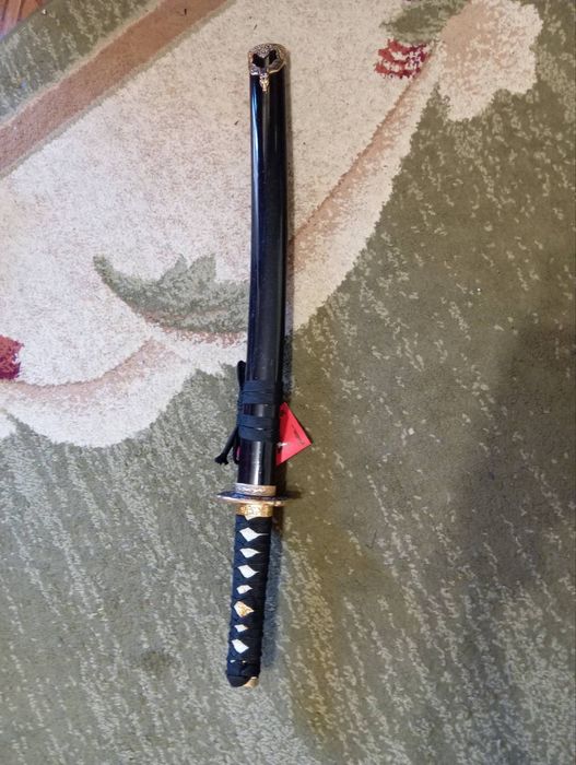 Самурайские мечи катана для колекции и планировки.