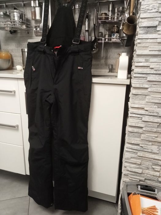 Лыжный костюм, можно как для мальчика  или девочки