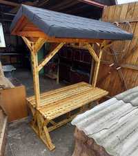 Stół drewniany z dachem biesiadny wiejski