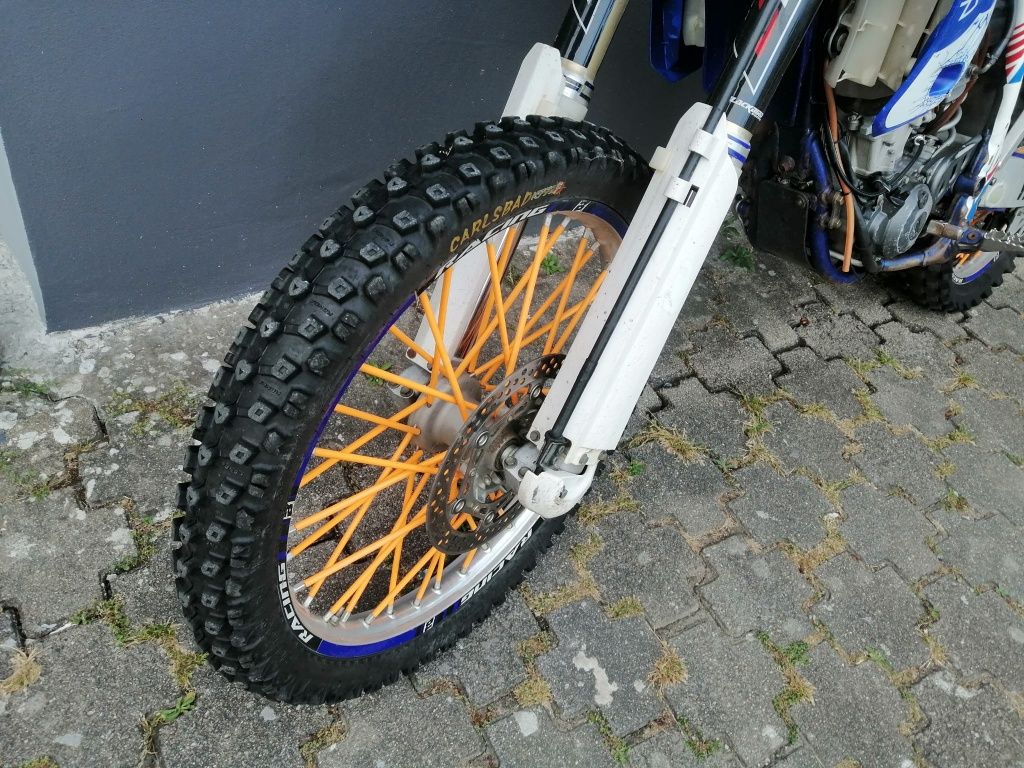 Vendo mota yamanha Yzf 250.