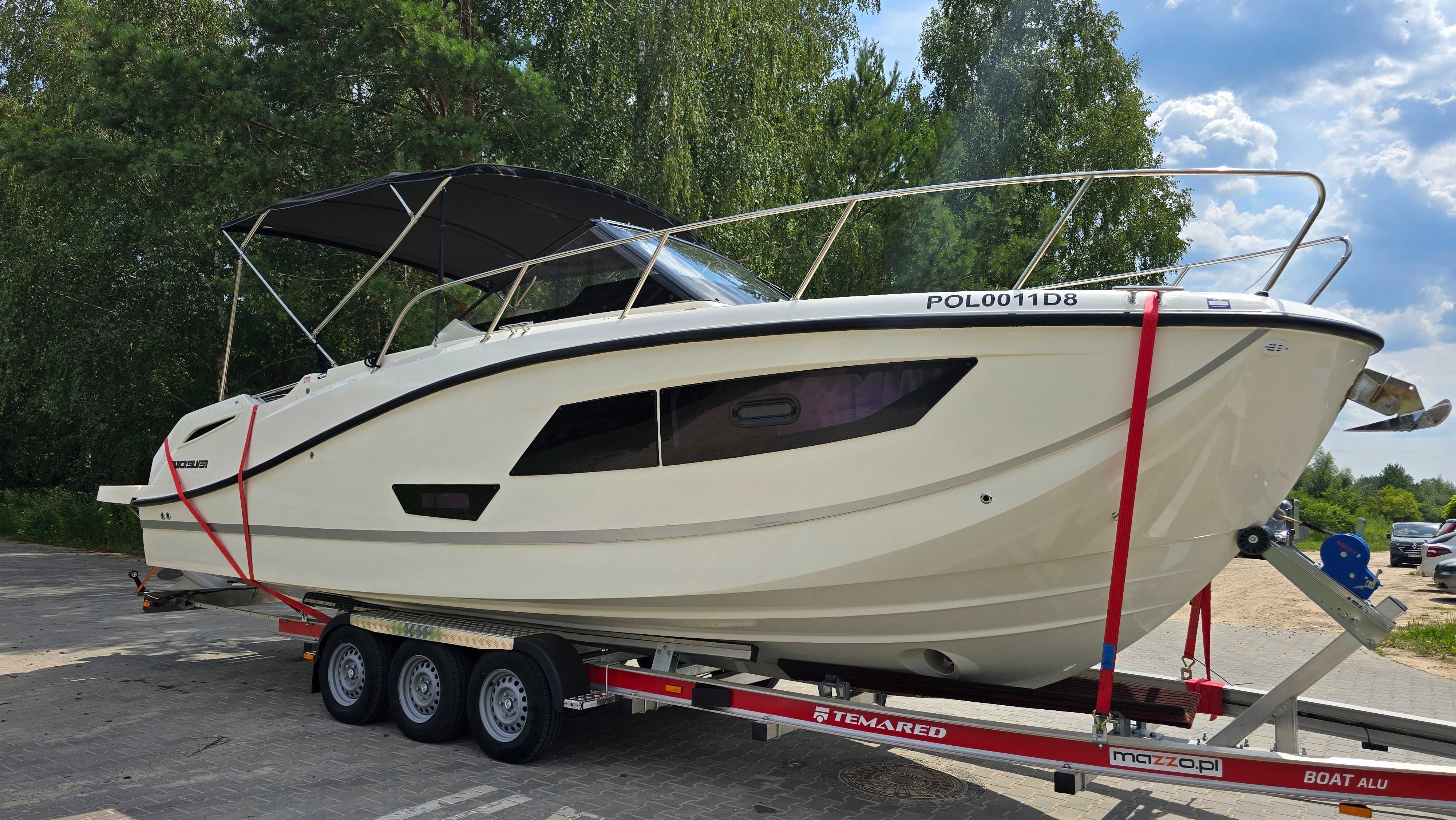 Quicksilver Activ 875 Sundeck