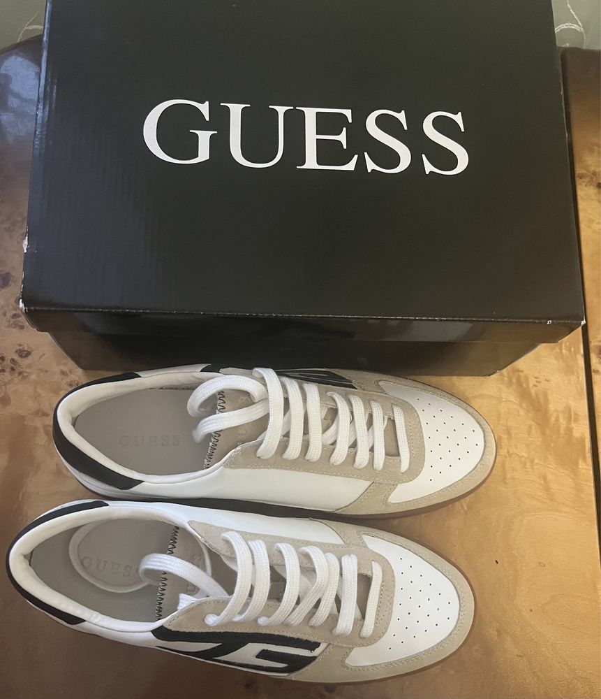 Кросівки Guess